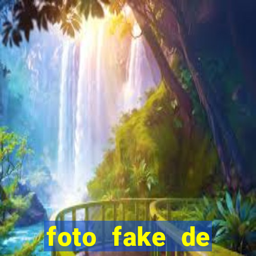 foto fake de menina no espelho cabelo cacheado